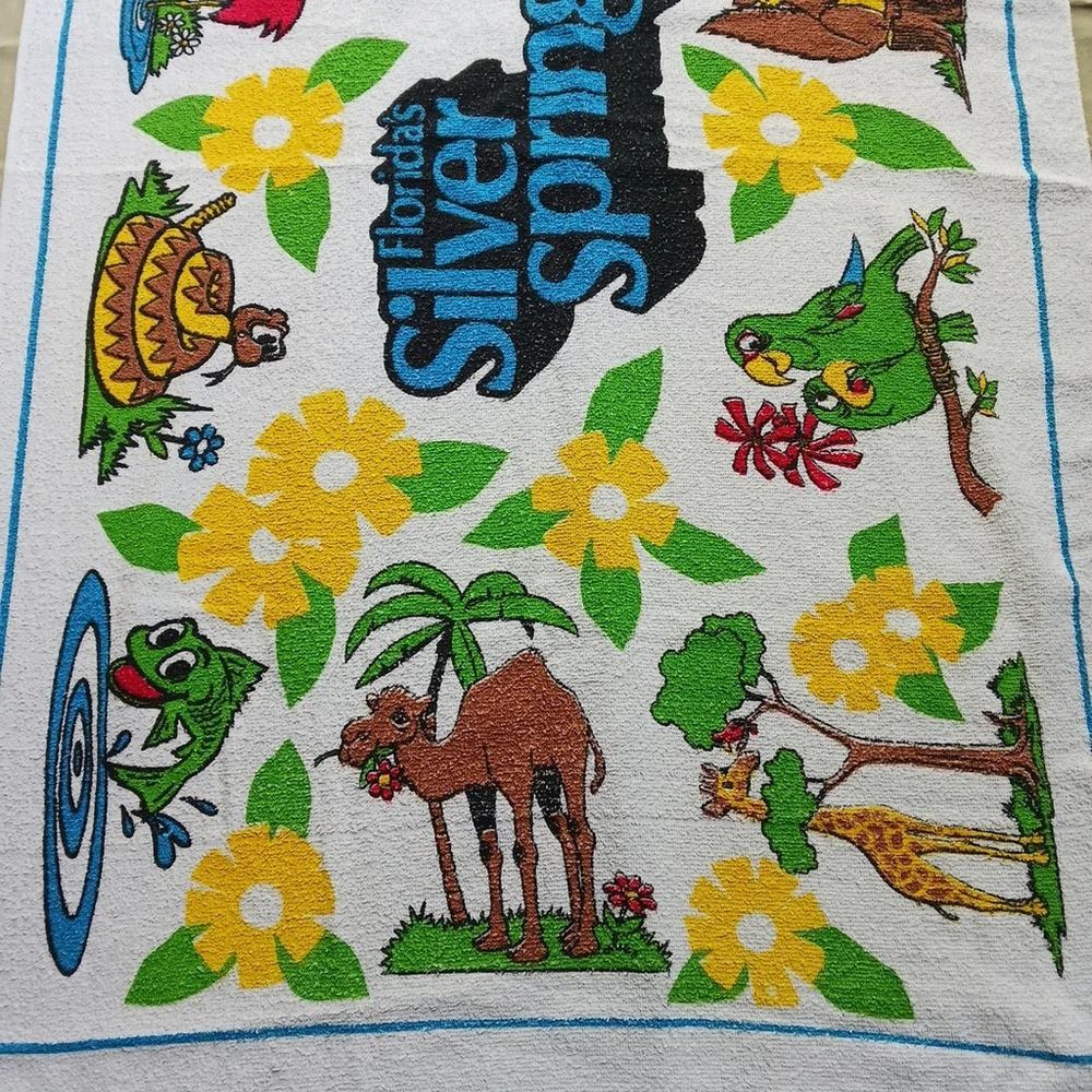 Florida Silver Springs Floral & Animal Beach Towel in White and Yellow